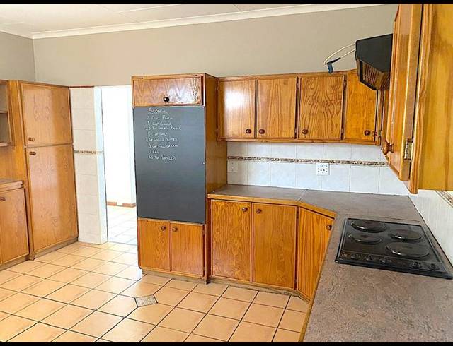 3 BEDROOM PROPERTY TO RENT IN ALBERTON NORTH